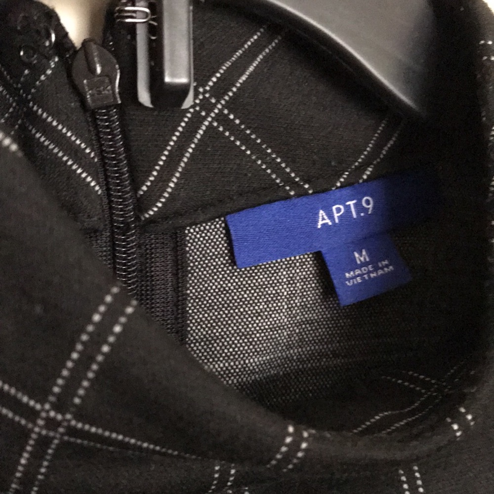 Dress - Picture 2 of 4